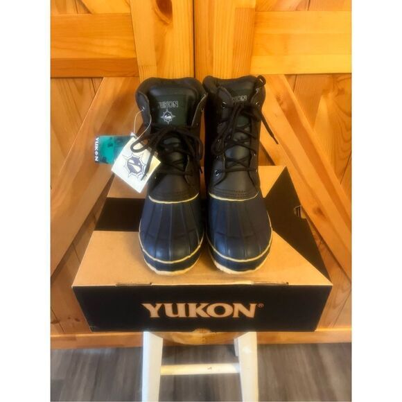 Yukon Adventurer Size 9M Snow Boots Thermolite Insulated Waterproof Steel Shank - Picture 1 of 6